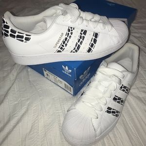 Adidas Superstars - 8.5